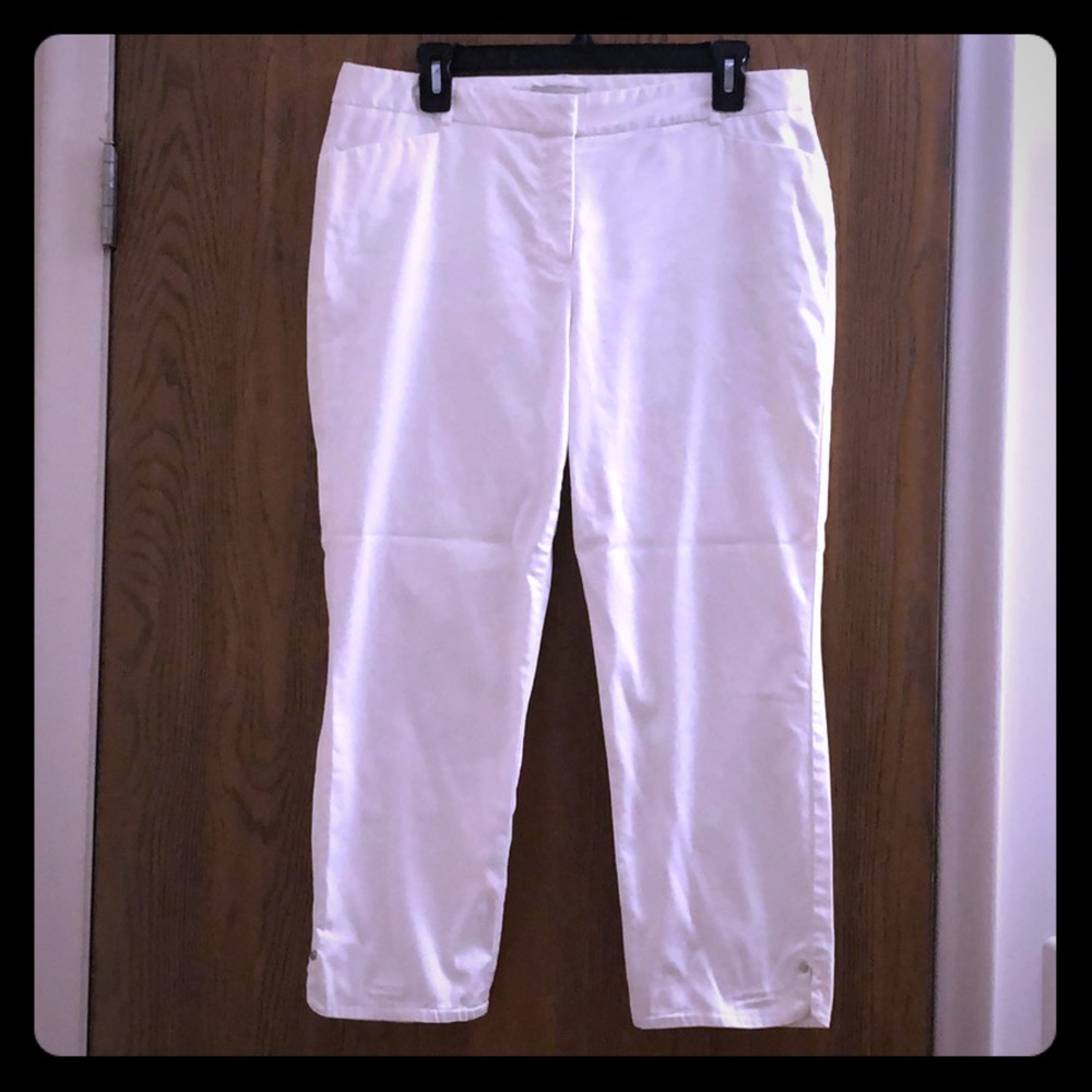 White cropped pants